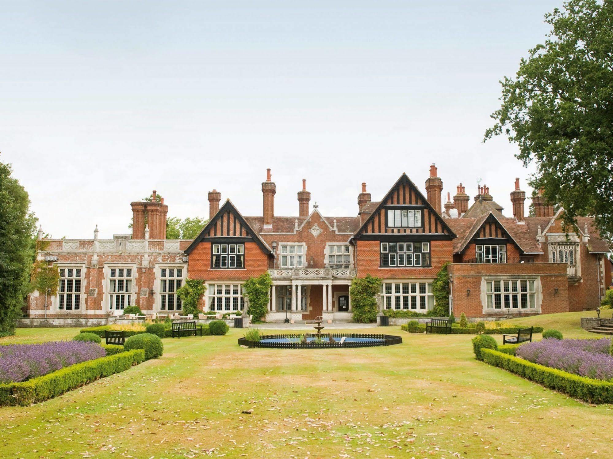 Macdonald Elmers Court Hotel Lymington Exterior foto